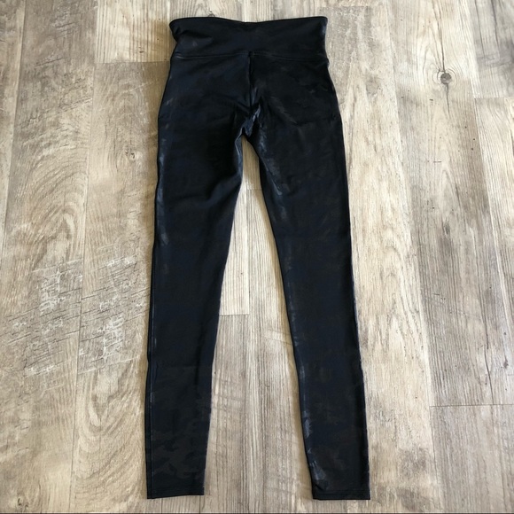 SPANX Camo Faux Leather Leggings. - Picture 2 of 6